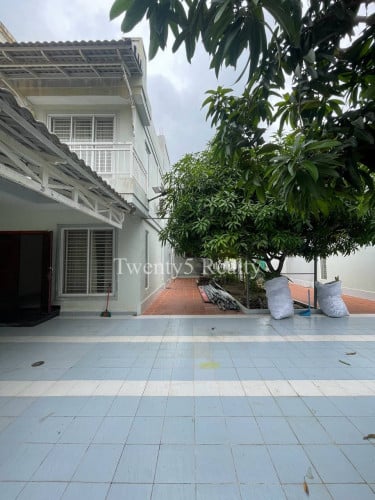 ផ្ទះជួលថ្មីស្អាត ជិតផ្សារឈូកមាស | For Rent