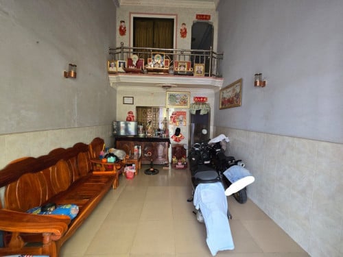 ផ្ទះលក់មានប្លង់រឹងនៅ Ruessei kaev