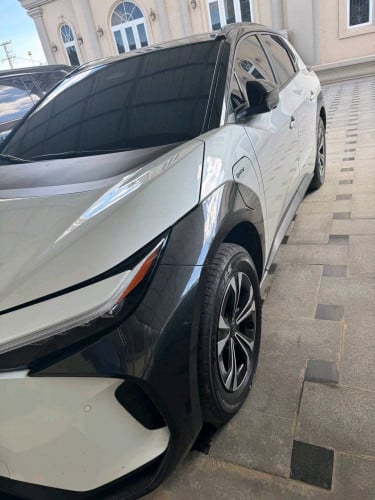 ត្រូវការលក់ Toyota BZ4X Range 410 Km