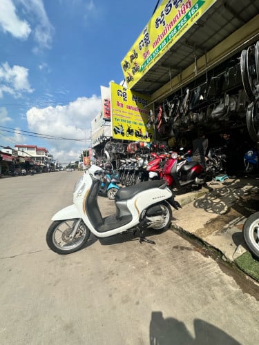 021ពេញនិយមខ្លាំង ម៉ាស៊ីនអ៊ែម ម៉ូតូមូលស្អាតណាស់ នៅពន្លឺសុវណ្ណ