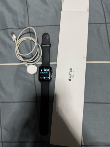 Apple Series 3 (42mm)