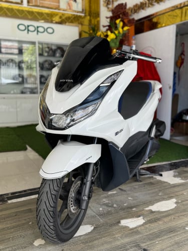 HONDA PCX HYBRID 2022 125CC មួយទឹកខ្ចីៗ 95%