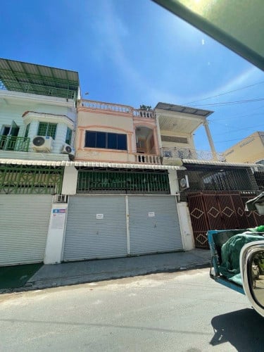 House for sale at bkk 3 259999$