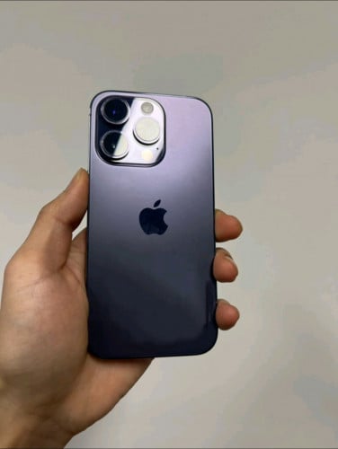 iPhone 14 pro 95% battery 87%