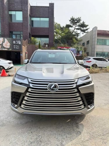 Lexus LX700H Full Option 2025 (ខ្លាញ់គោ)