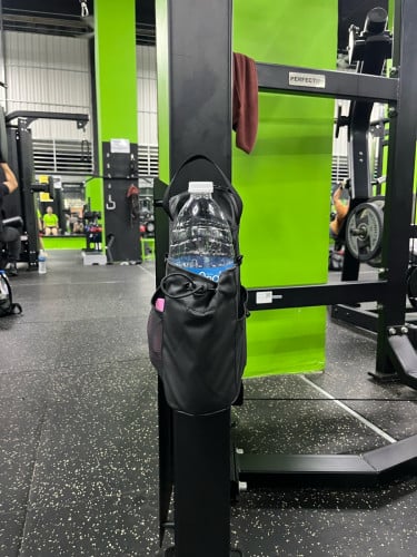 Magnetic water bottle bag