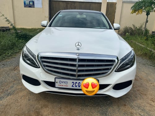 Mecedez C300 Luxury 4Matic full option