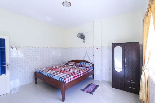 One bedroom house for rent in BKK2 area