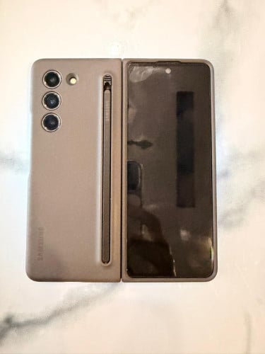 Samsung Galaxy Z fold 5, used like new 99%