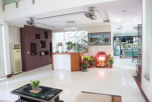 Spacious Modern Villa For Sale in BKK Area