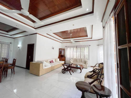 SWIMMING POOL VILLA FOR RENT IN TUOL KORK AREA