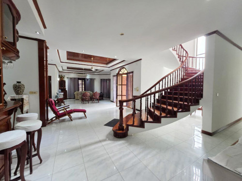 SWIMMING POOL VILLA FOR RENT IN TUOL KORK AREA