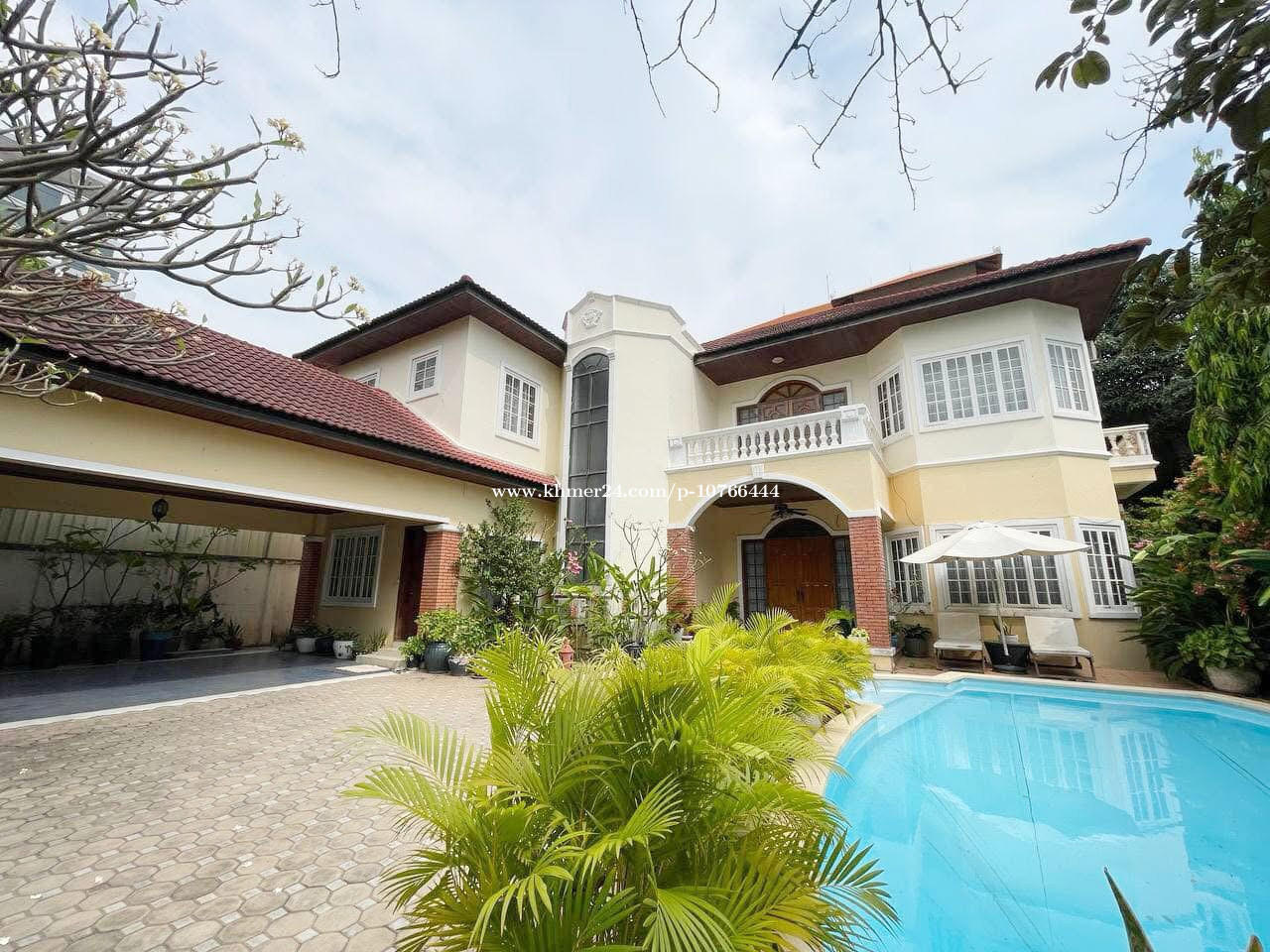SWIMMING POOL VILLA FOR RENT IN TUOL KORK AREA