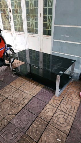 តុ កញ្ចក់