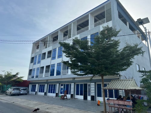 ផ្ទះក្រុងតាខ្មៅ