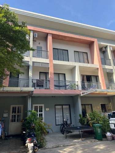 វីឡាកូនកាត់ក្នុងបុរី អារ៉ាតា លក់បន្ទាន់