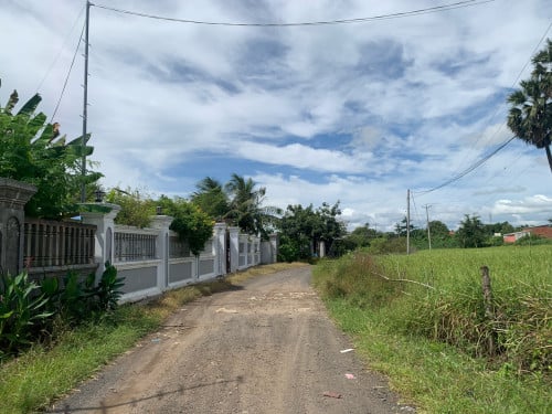 ដីផ្ទះលក់ (ផ្ទះលំហែរ)