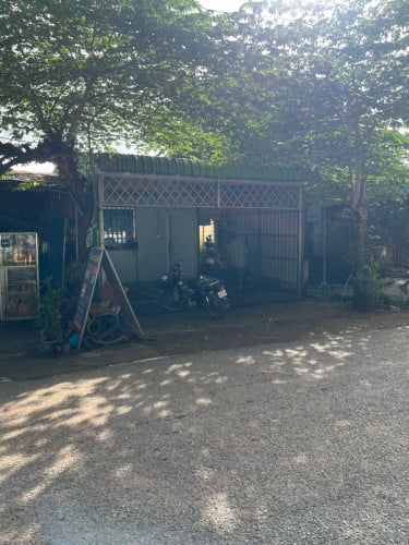 ដីនិងផ្ទះជួល អាចបើកអាជីវកម្មបានយ៉ាងល្អទីតាំងទល់មុចវត្តខ្ពប