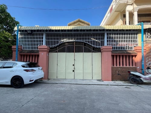 ឃ្លាំងជួល ស្ទឹងមានជ័យ