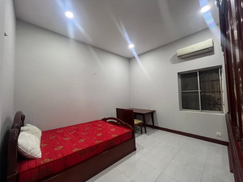 ទីតាំង ៖​ បន្ទប់រឺofficeសម្រាប់ជួលនៅម្ដុំផ្សារអូរឬស្សី