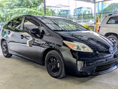 ឡានក្រដាស់ពន្ធ Prius 2012 Option 3 ពណ៍ខ្មៅ ក្នុងស អត់បុកប៉ះ អត់ច្រេះ