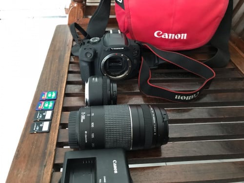 Canon 1300D with Len