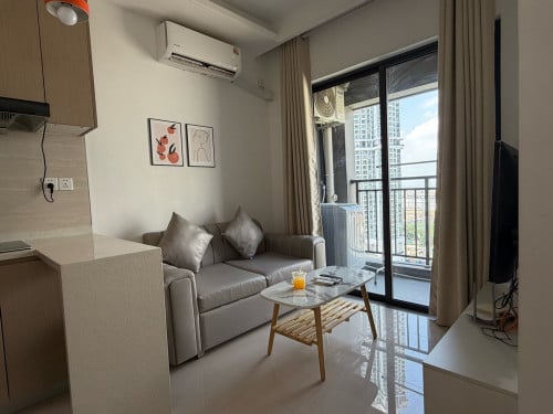 Condo for rent R&F floor 20