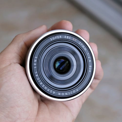 Fujifilm XF 27mm F2.8 Silver Lens 98%