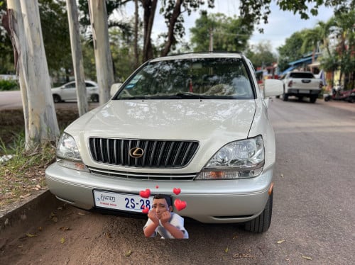 Lexus 00 pong 1 ថ្មីណាស់ ឡាន នៅសំនុំដើម