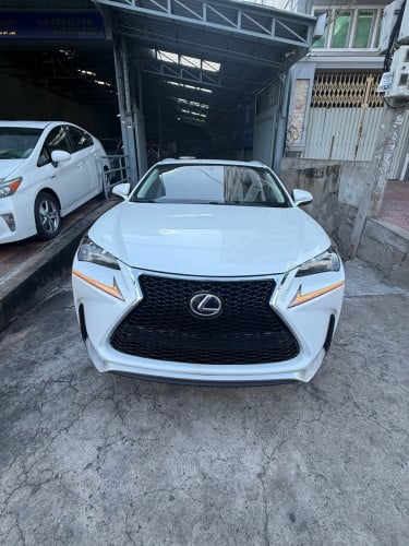 Lexus nx 200T 2017ក្នុង ការ៉ុត 3B មាន សេនស័រ BSM អូតូបេីកគូទ