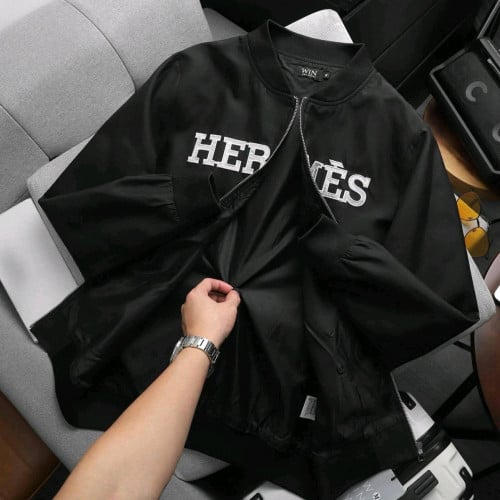 New arrivals ម៉ូតអាវក្រៅ ប្រេនVersace Size M L XL XXL (50kg-95kg)