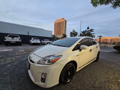 Prius 2010 ក្នុងលឿងឡានថ្មី
