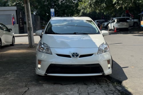 Prius 2013 persona + plus performance ថ្នាំហ្សុិនទាំងអស់