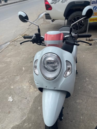 Scoopy 2022 ឡេីងឆ្នាំ2024 ស្អាតខ្ចីម៉ាសុីនធានាមិនដែលជួសជុស នៅស្អាត 99% ស្លាកលេខភ្នំពេញ តំលៃ 