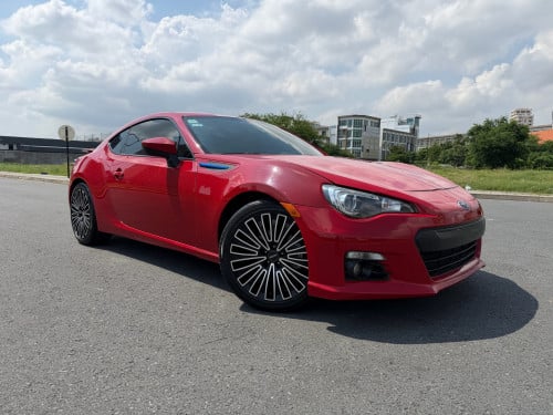 SUBARU BRZ 2015 V4 2.0 BOXER Engine ប្រភេទឡានខ្លាញ់គោក្នុងស្រុក​ ធានាឡានម្ចាស់ដេីម