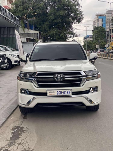 Toyota Land Cruiser 2020 មហាថ្មី