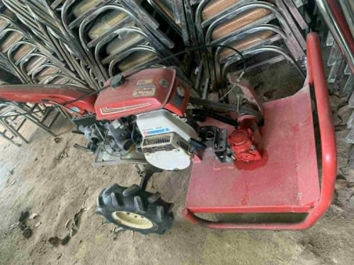 ម៉ាស៊ីនកាត់ស្មៅ