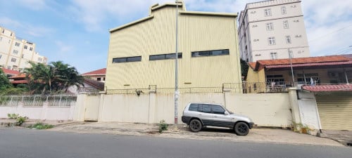 ឃ្លាំងសំរាប់ជួល ឬលក់ នៅទួលគោក