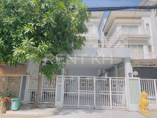 វីឡាភ្លោះសម្រាប់ជួលនៅបុរីពិភពថ្មី