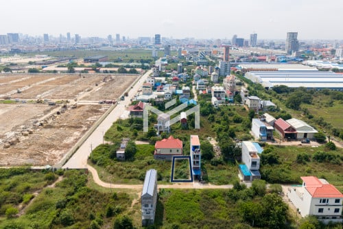 ដីសម្រាប់លក់ជិតផ្សារ Aeon 2-Land For Sale near Aeon 2 📍