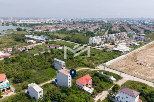ដីសម្រាប់លក់ជិតផ្សារ Aeon 2-Land For Sale near Aeon 2 📍