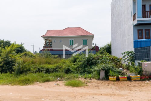ដីសម្រាប់លក់ជិតផ្សារ Aeon 2-Land For Sale near Aeon 2 📍