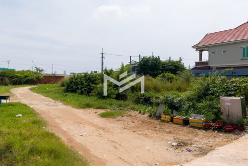 ដីសម្រាប់លក់ជិតផ្សារ Aeon 2-Land For Sale near Aeon 2 📍