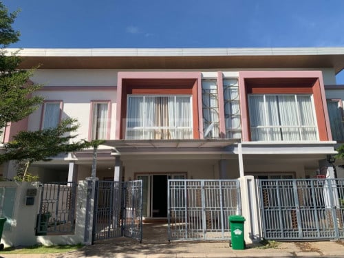 联排别墅出租 - Borey Orkide The Botanic City