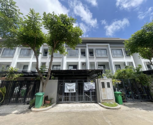 ផ្ទះវីឡាកូនកាត់ លក់បន្ទាន់ Chipmong 598  -S286