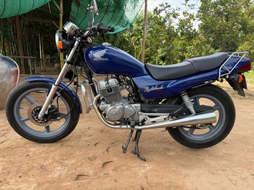 លក់​ម៉ូតូ​ honda nighthaawk ឆ្នាំ​2004​ នៅស្អាតសានុំជិះស្រួលសុីសាំងតិច