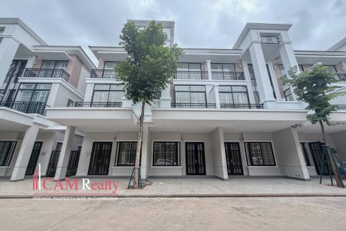 វីឡាកូនកាត់ LA សម្រាប់លក់ក្នុងបុរីប៉េងហួតបឹងស្នោរ