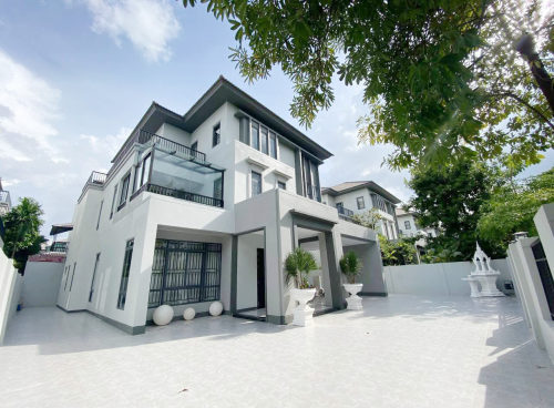 វីឡាឃ្វីនសម្រាប់លក់ | Queen Villa for Sale