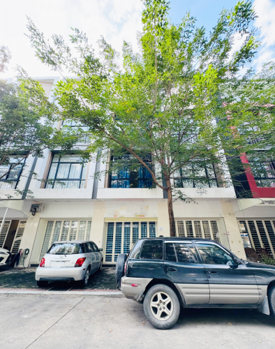 ផ្ទះអាជីវកម្មសម្រាប់ជួល | Shophouse for Rent