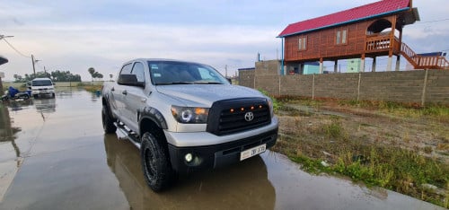 ខ្ញុំត្រូវការលក់រថយន្តToyota Tundra ឆ្នាំ2008 SR5 ប៉ុងមួយ ឡានស្អាត